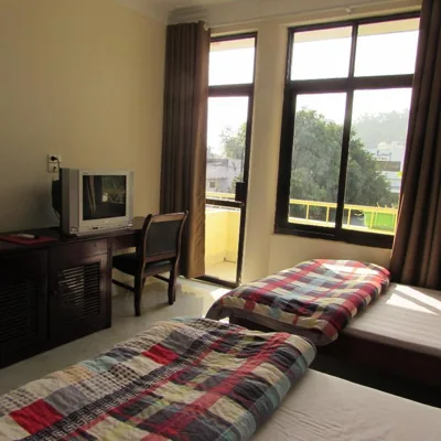 Habitación twin con balcón — Viet Nhat Halong Hotel - Bai Chay